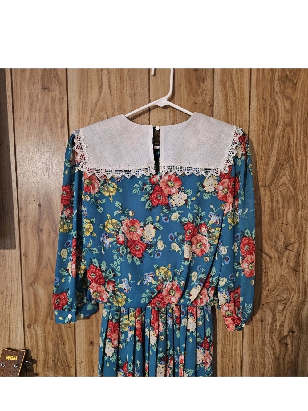 Lisa ll Vintage Women’s Teal Floral Midi Dress with Lace Trim - Picture 3 of 14